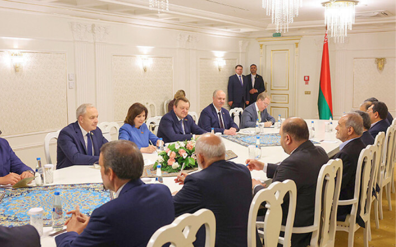 Президент Ирана Масуд Пезешкиан встретился в Президент-Отеле с Главами Палат белорусского Парламента Натальей Кочановой и Игорем Сергеенко
