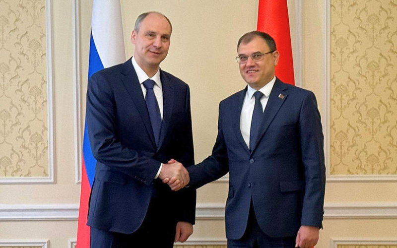 В Президент-Отеле состоялась встреча заместителя Премьер-министра Беларуси Виктора Каранкевича с губернатором Свердловской области Денисом Паслером