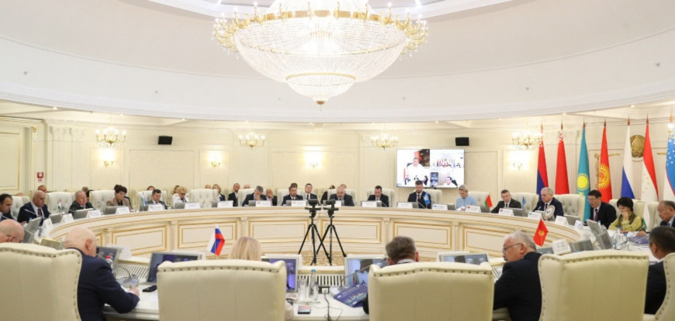 В «Президент-Отеле» проходит XXIX сессия Межправительственного совета по разведке, использованию и охране недр государств - участников СНГ: Фотография