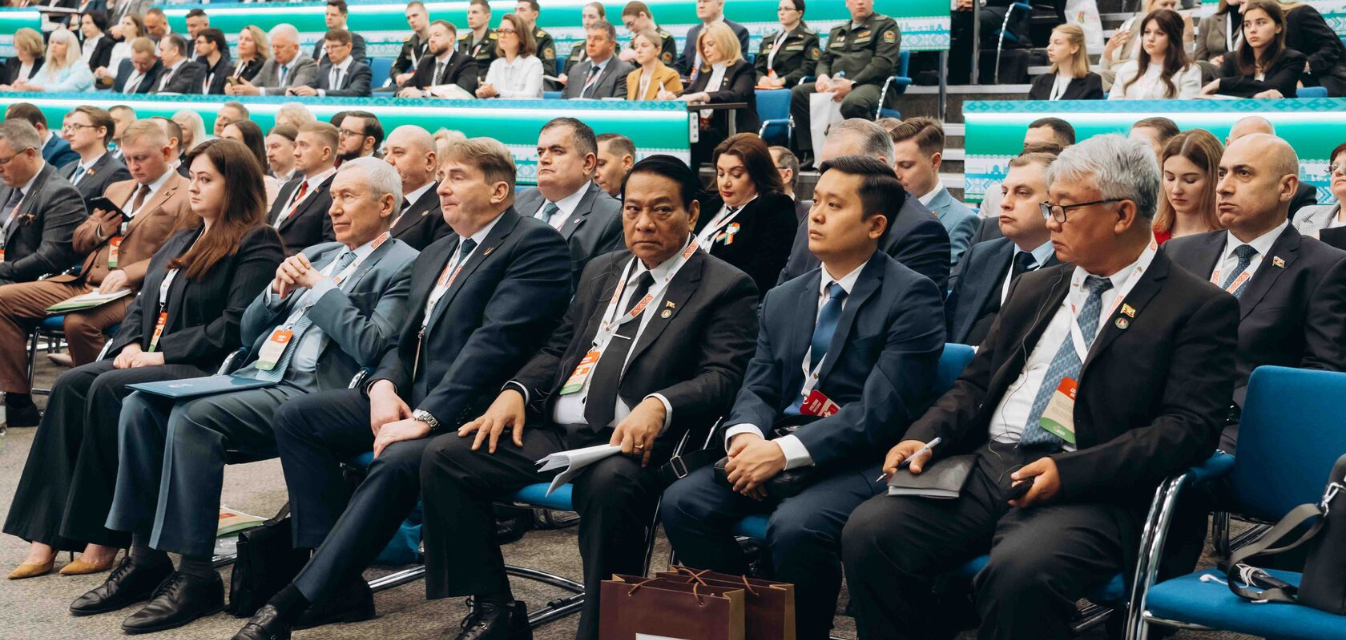 Международная межпартийная конференция "Идеология единства как основа великой Победы: опыт прошлого и императивы современности": Фотография