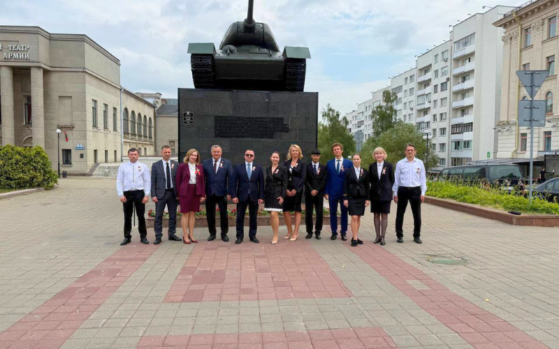 Коллектив «Президент-Отеля» почтил память героев Великой Отечественной войны