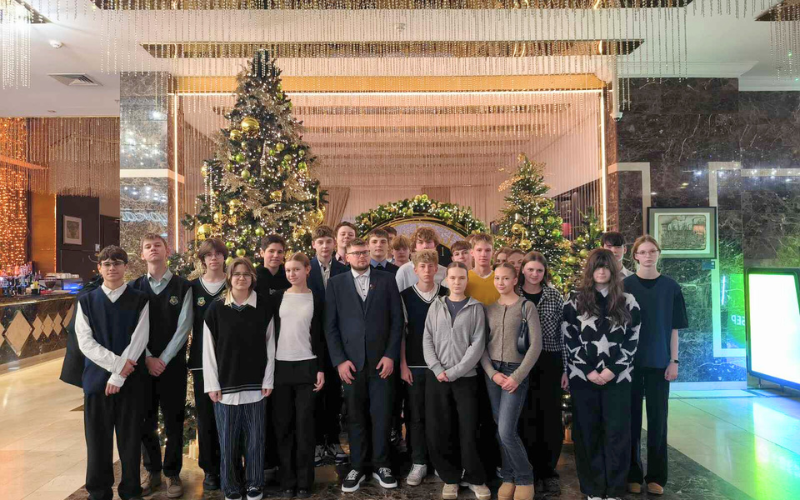 Путеводитель в мир гостеприимства: Президент-Отель продолжает волонтёрский проект